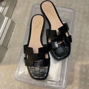 Black Croc H Sandals